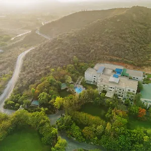Essentia Luxury & Hotel