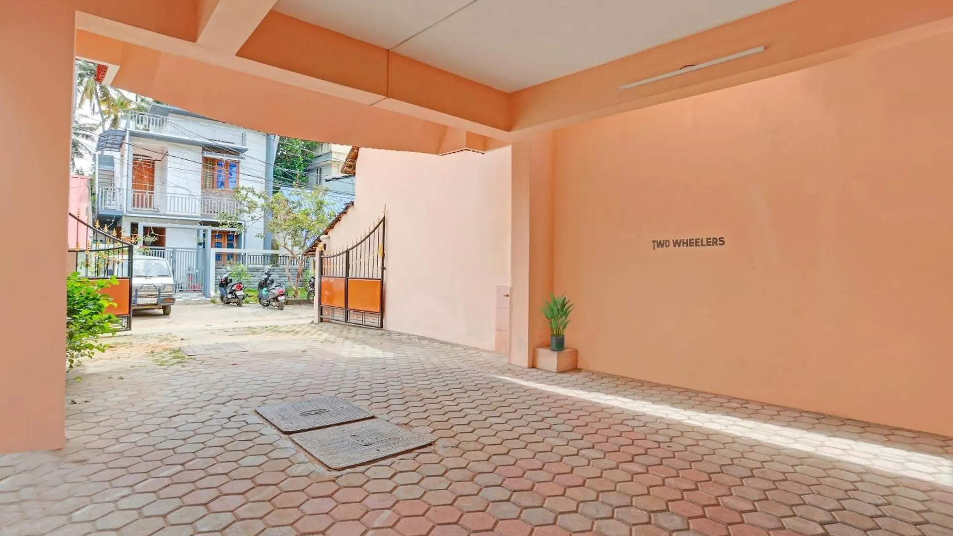 Hotel O North Park Tourist Home Kazhakuttam