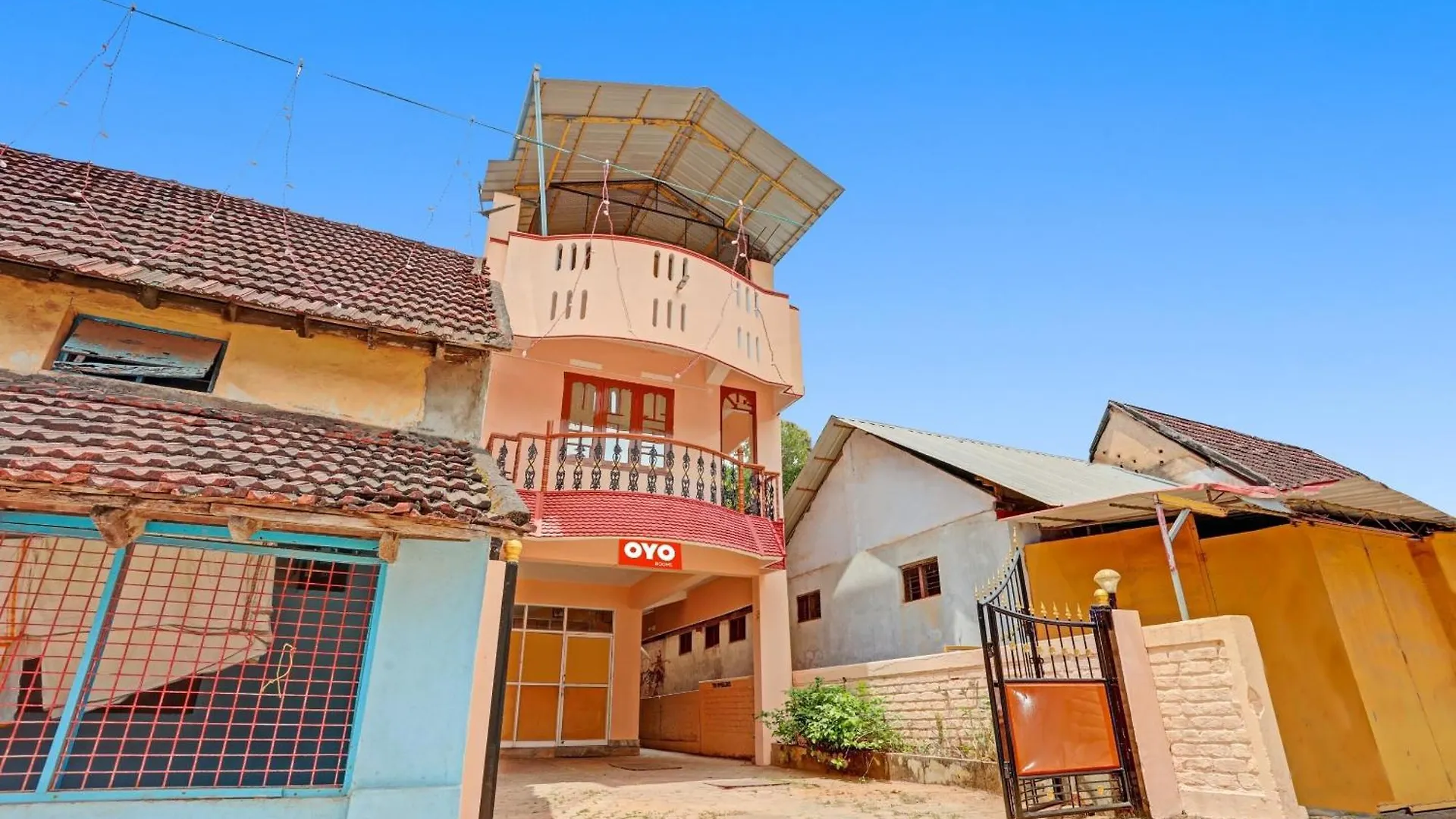 Hotel O North Park Tourist Home Kazhakuttam